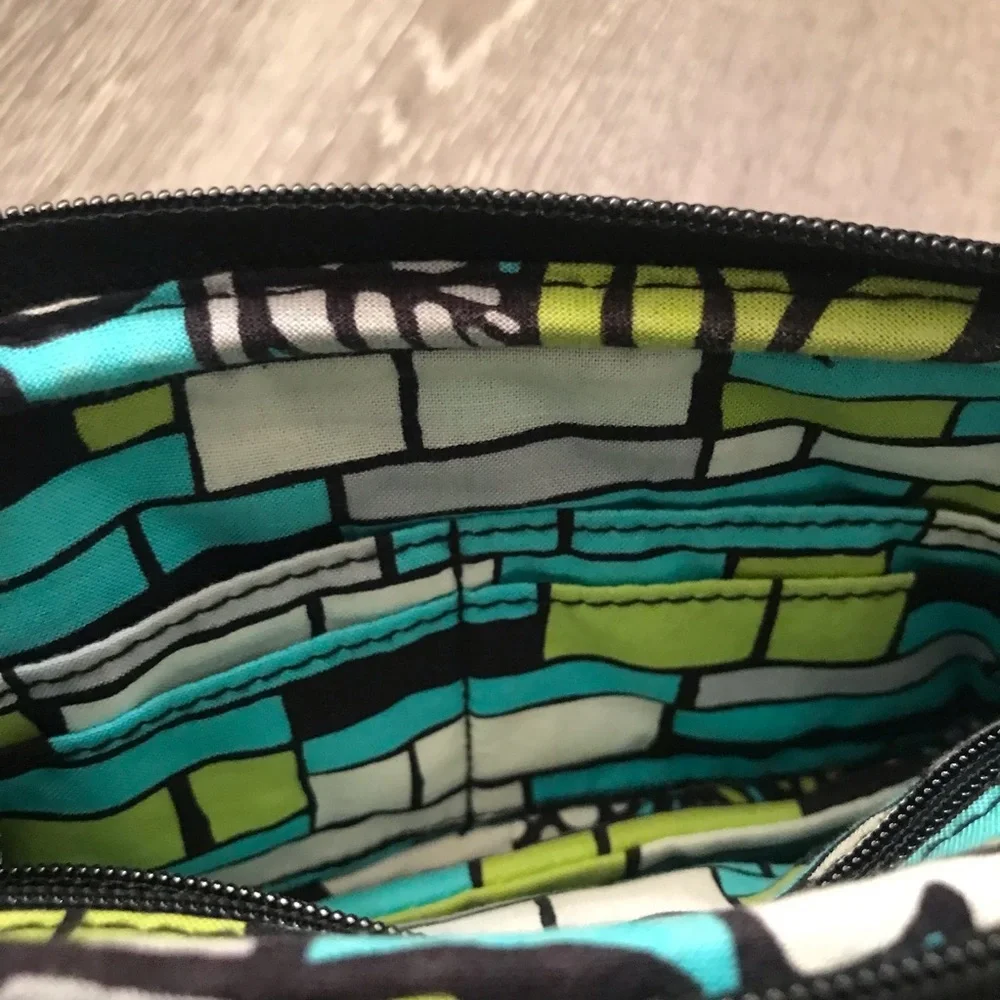 Vera Bradley Iconic Mint Flowers Accordion Wristlet Wallet‎ Bag - Picture 5 of 6